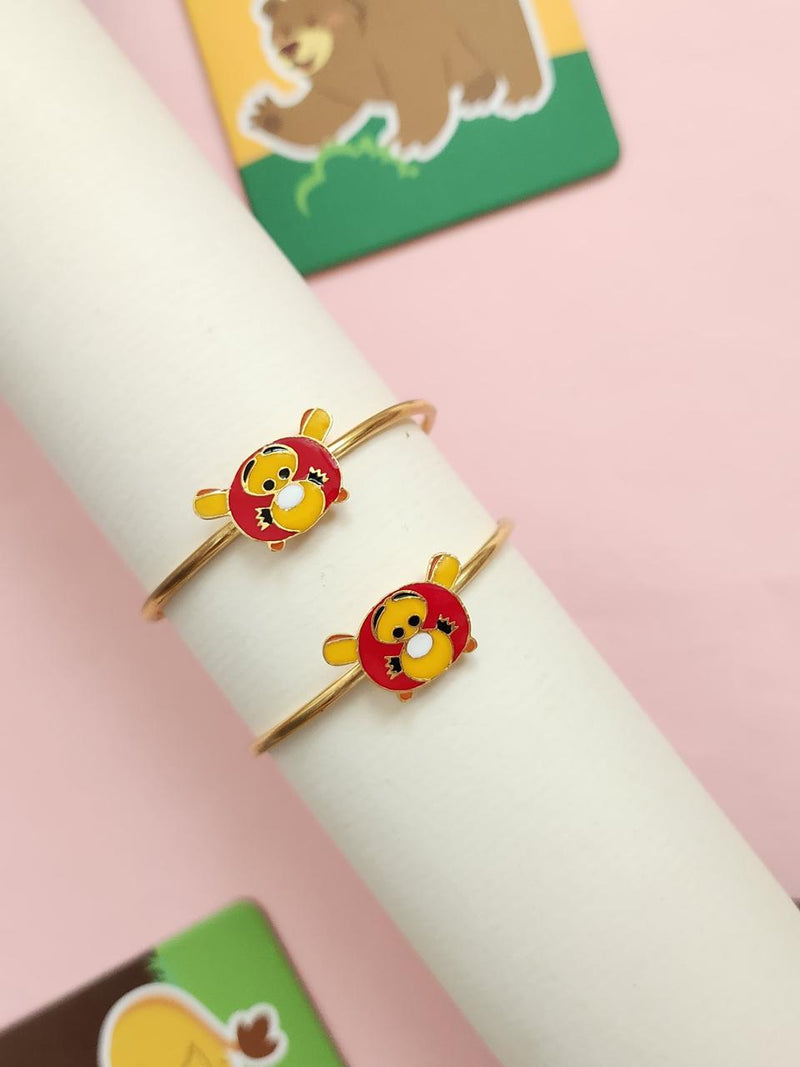 A sleek silver kada for kids with a smooth finish and rounded edges, designed for comfort and style.