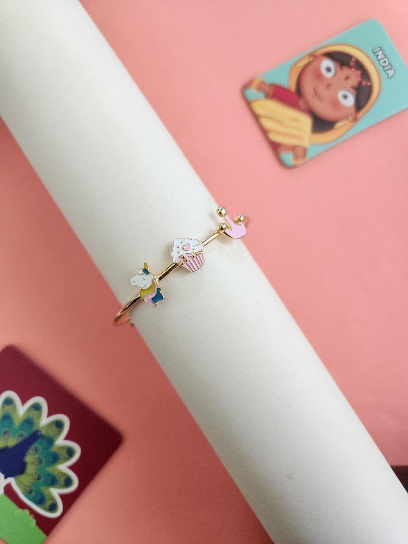 A sleek silver kada for kids with a smooth finish and rounded edges, designed for comfort and style.