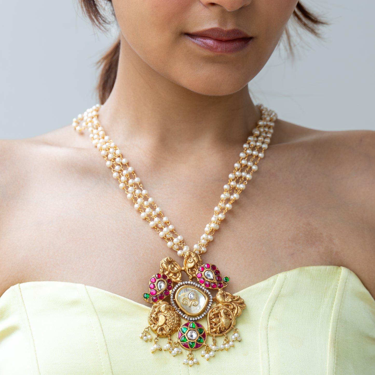 Meira Pendant Necklace