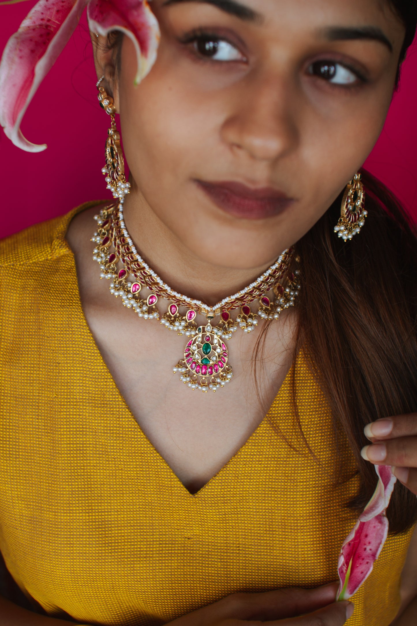 Thiranvi Choker with Earrings
