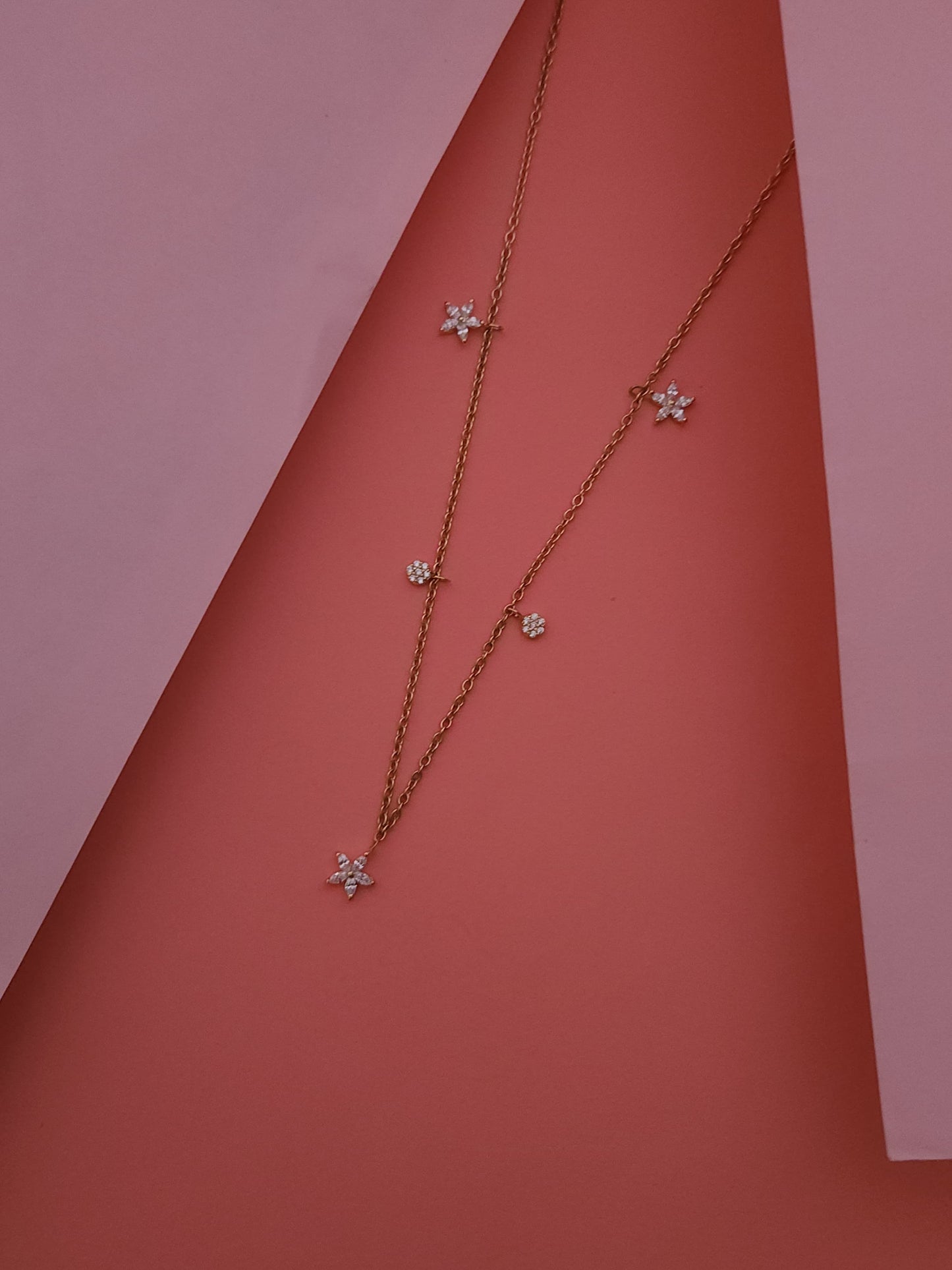 A classic silver chain with a smooth, polished finish and interlocking links, offering a timeless and versatile accessory.