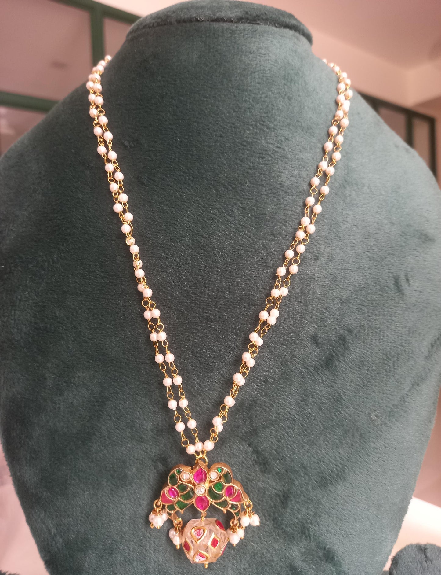 Mayira Pendant chain