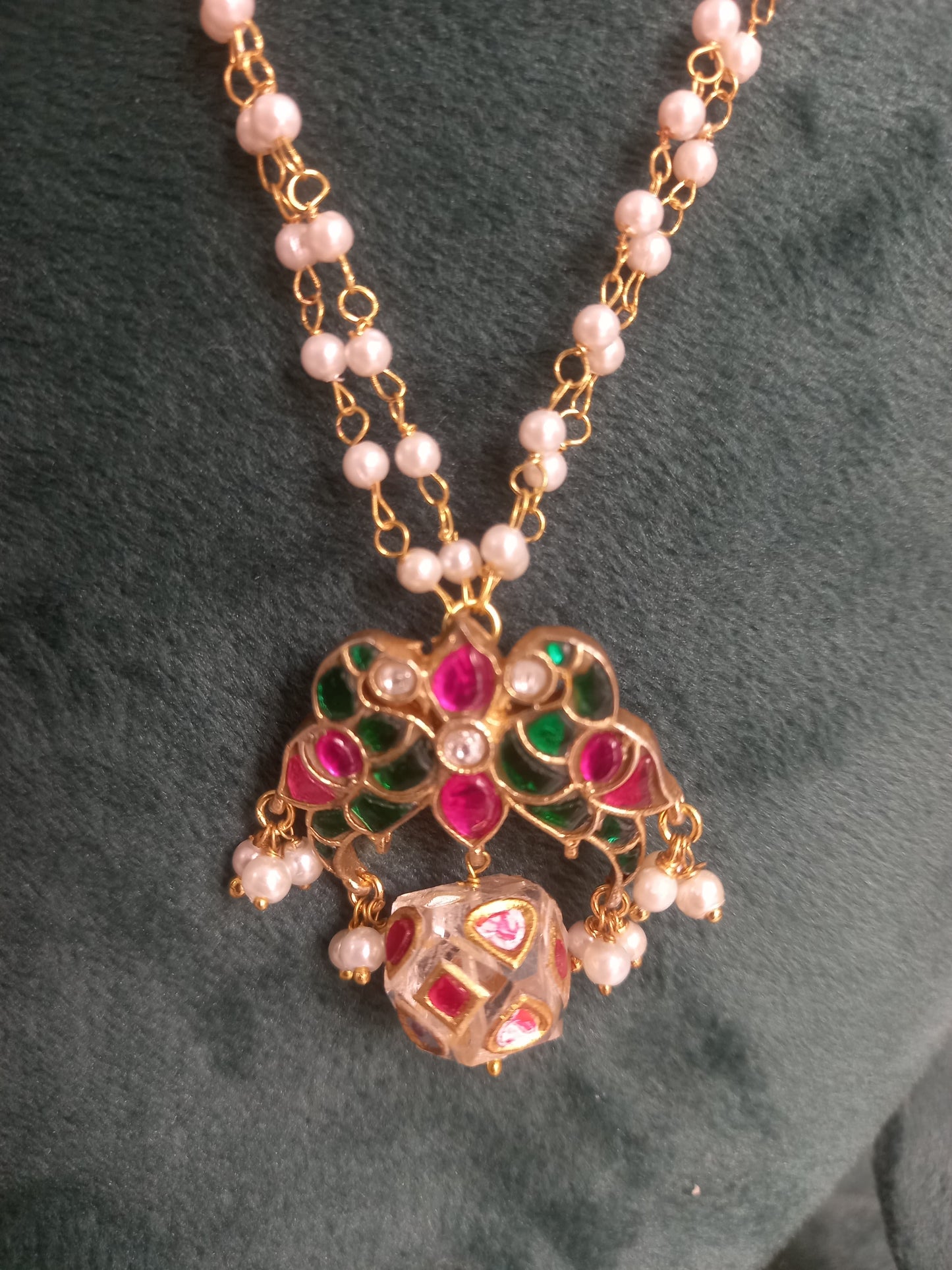 Mayira Pendant chain