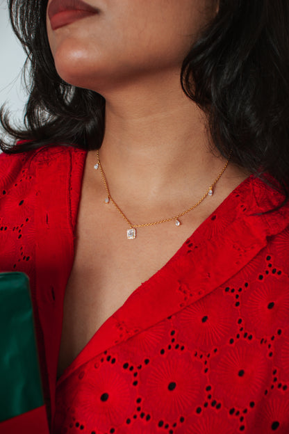 A classic silver chain with a smooth, polished finish and interlocking links, offering a timeless and versatile accessory.