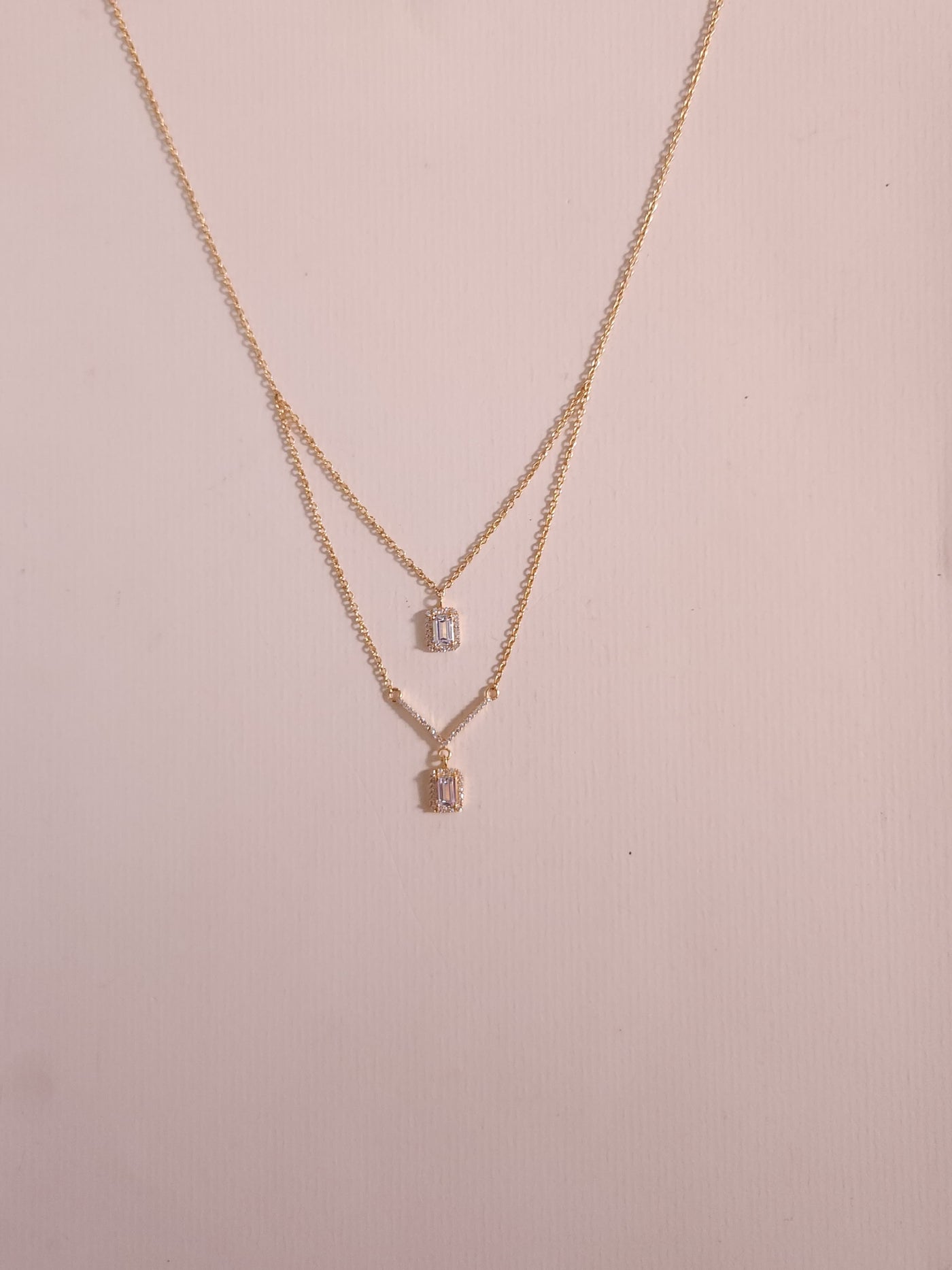 A classic silver chain with a smooth, polished finish and interlocking links, offering a timeless and versatile accessory.