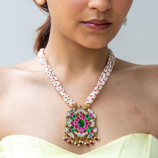 Hasli Pendant Chain