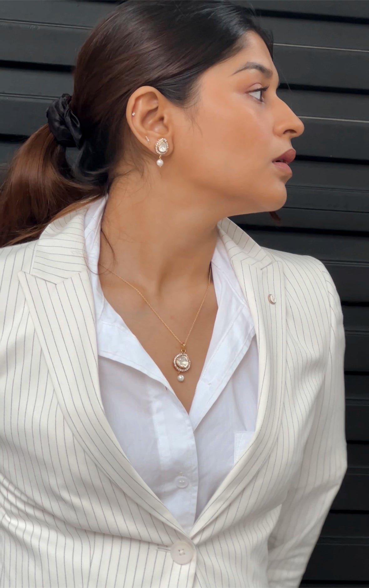 A classic silver chain with a smooth, polished finish and interlocking links, offering a timeless and versatile accessory.