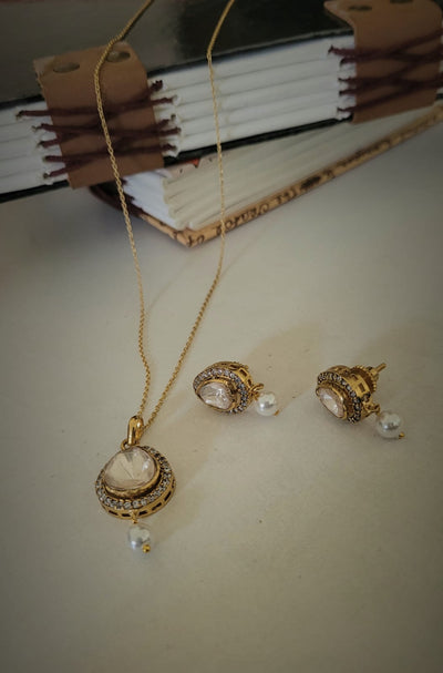 A classic silver chain with a smooth, polished finish and interlocking links, offering a timeless and versatile accessory.