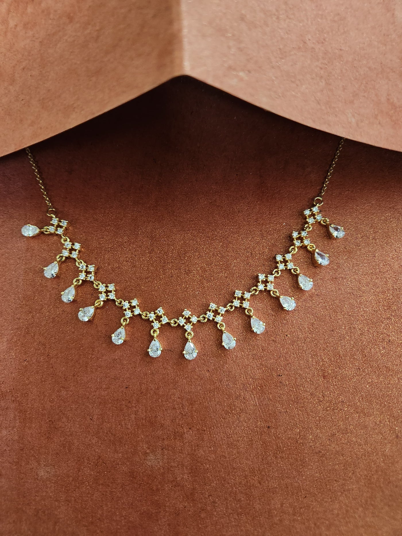 A classic silver chain with a smooth, polished finish and interlocking links, offering a timeless and versatile accessory.