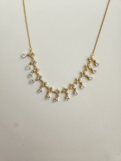 A classic silver chain with a smooth, polished finish and interlocking links, offering a timeless and versatile accessory.