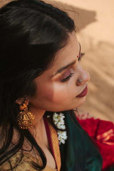 Kriti Gold Nosepins
