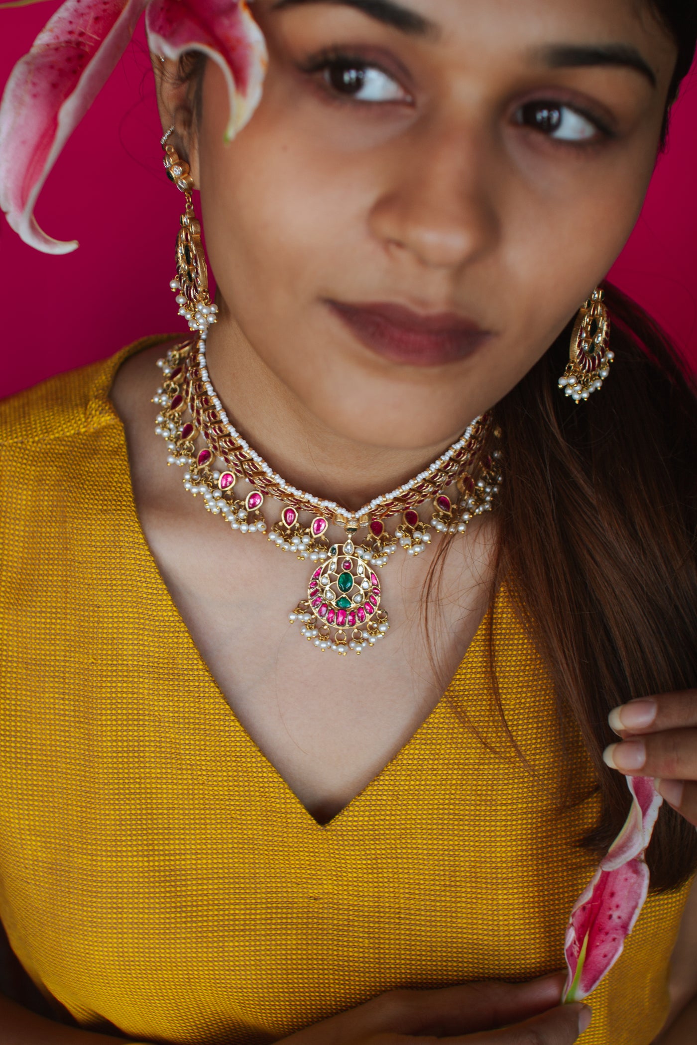 Thiranvi Choker with Earrings