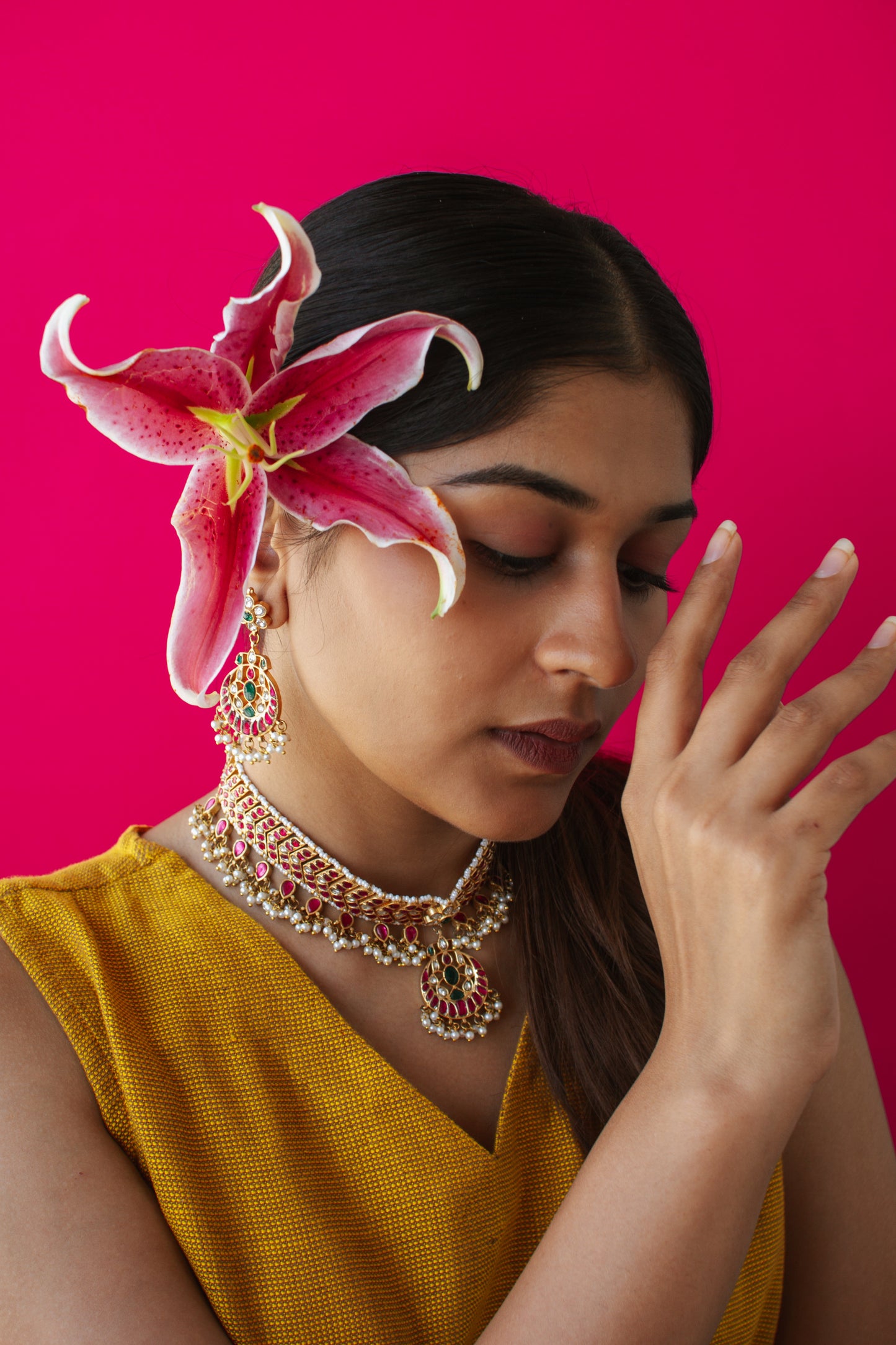 Thiranvi Choker with Earrings