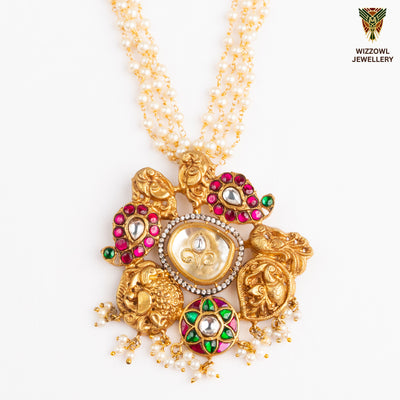 Meira Pendant Necklace