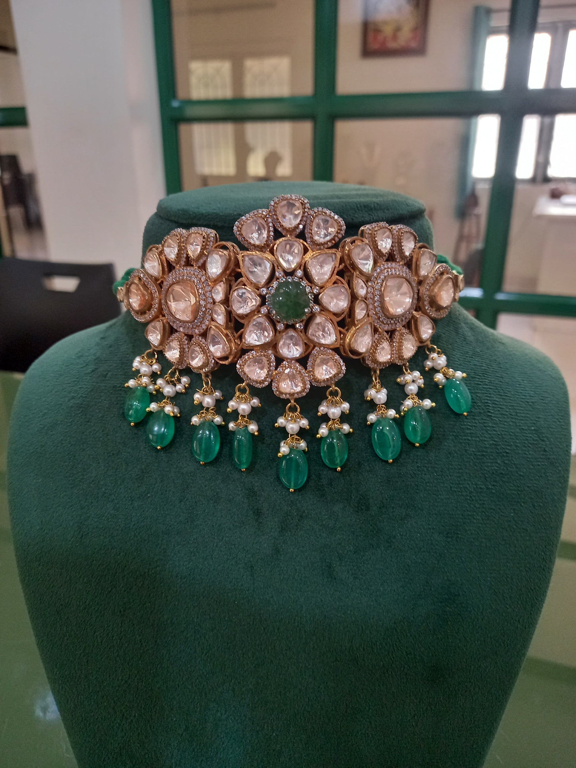 Kiyana choker