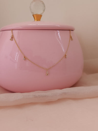 A classic silver chain with a smooth, polished finish and interlocking links, offering a timeless and versatile accessory.
