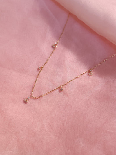 A classic silver chain with a smooth, polished finish and interlocking links, offering a timeless and versatile accessory.