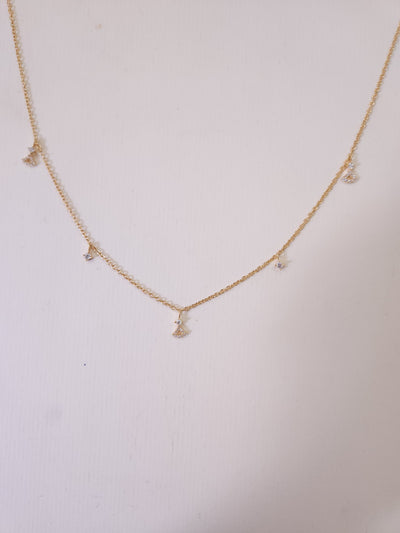 A classic silver chain with a smooth, polished finish and interlocking links, offering a timeless and versatile accessory.
