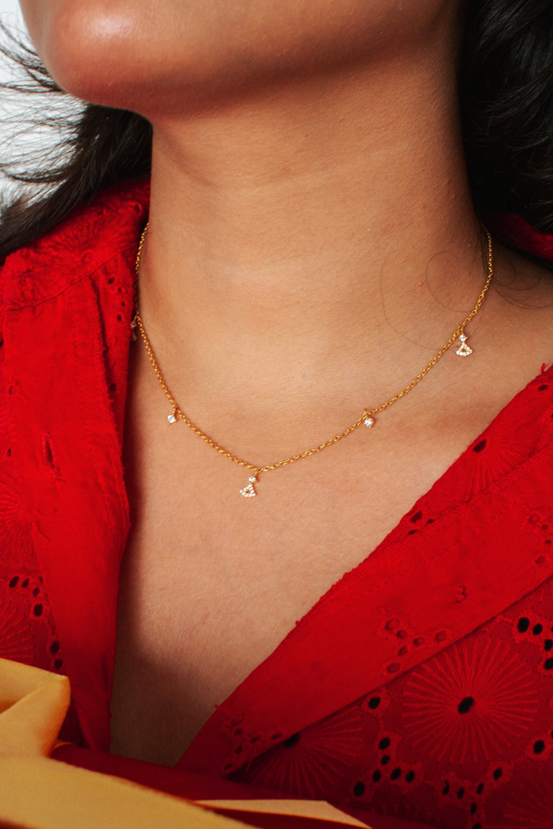 A classic silver chain with a smooth, polished finish and interlocking links, offering a timeless and versatile accessory.