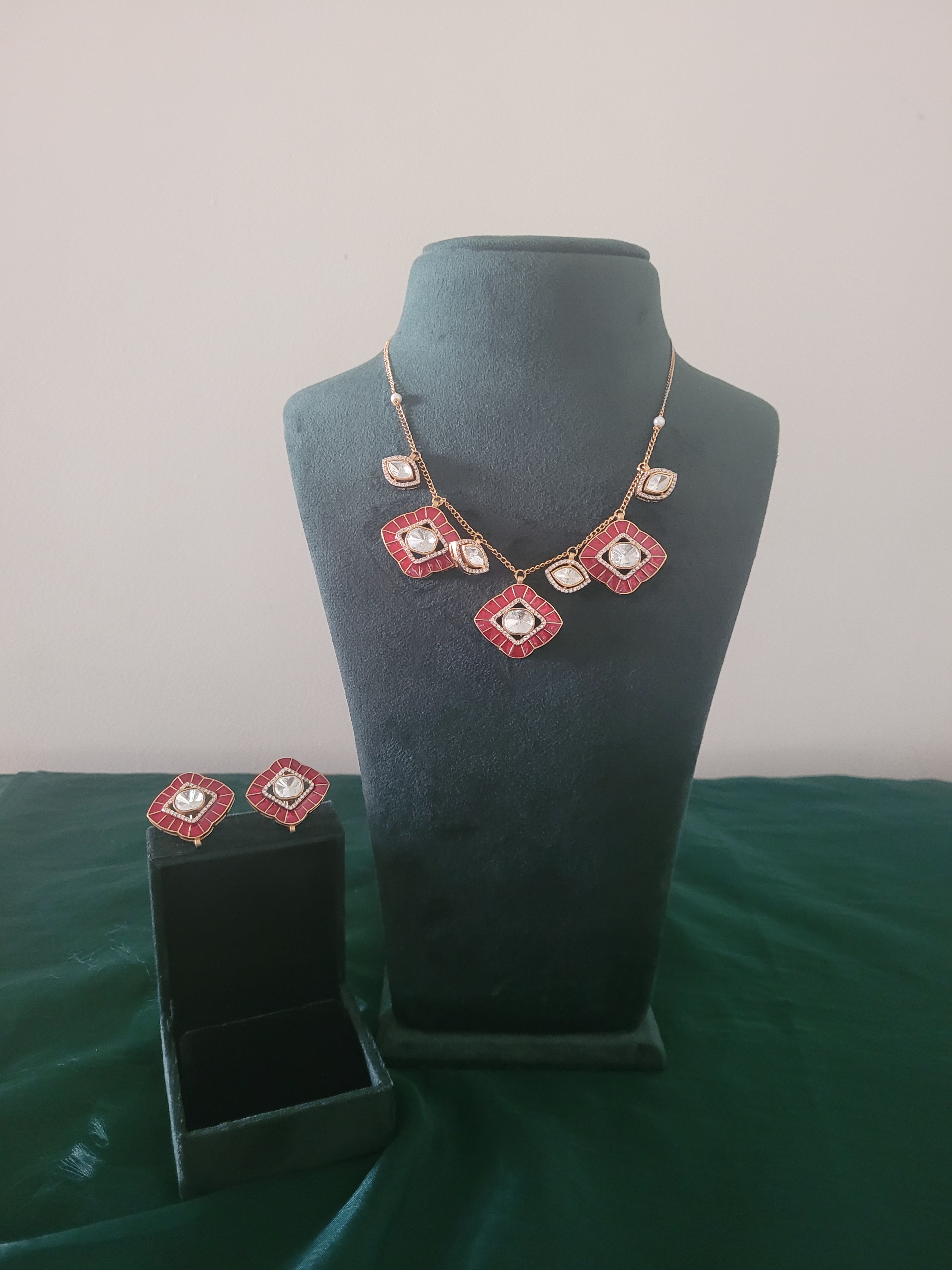 Lara Chain Lara Pendant Necklace