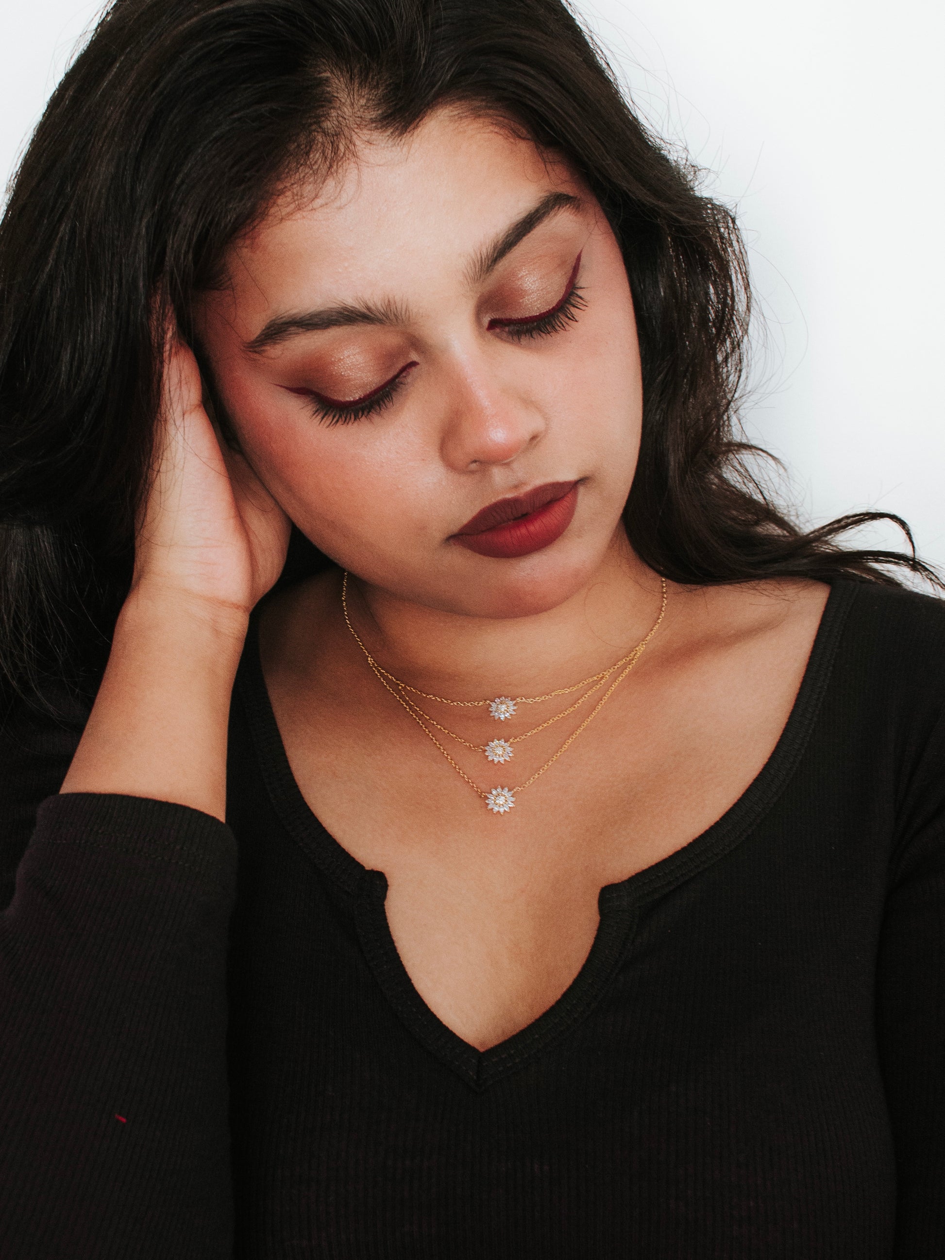 A classic silver chain with a smooth, polished finish and interlocking links, offering a timeless and versatile accessory.
