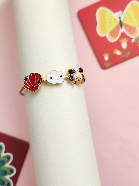 A sleek silver kada for kids with a smooth finish and rounded edges, designed for comfort and style.