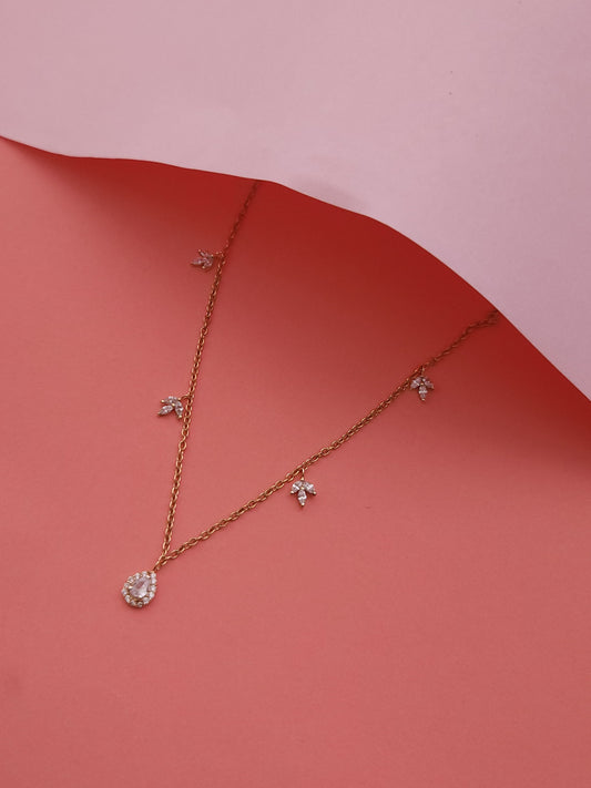 A classic silver chain with a smooth, polished finish and interlocking links, offering a timeless and versatile accessory.