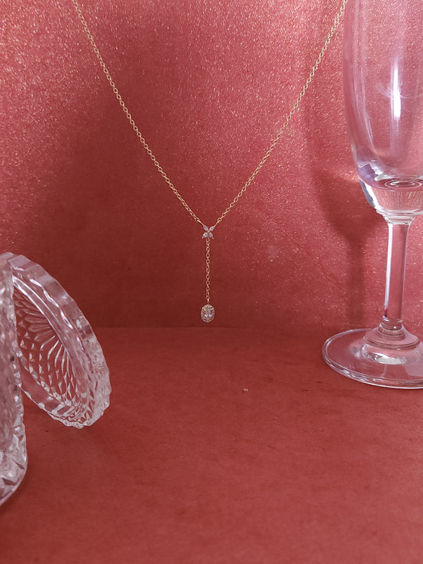 A classic silver chain with a smooth, polished finish and interlocking links, offering a timeless and versatile accessory.