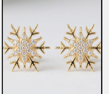 Snowy 925 Silver Studs