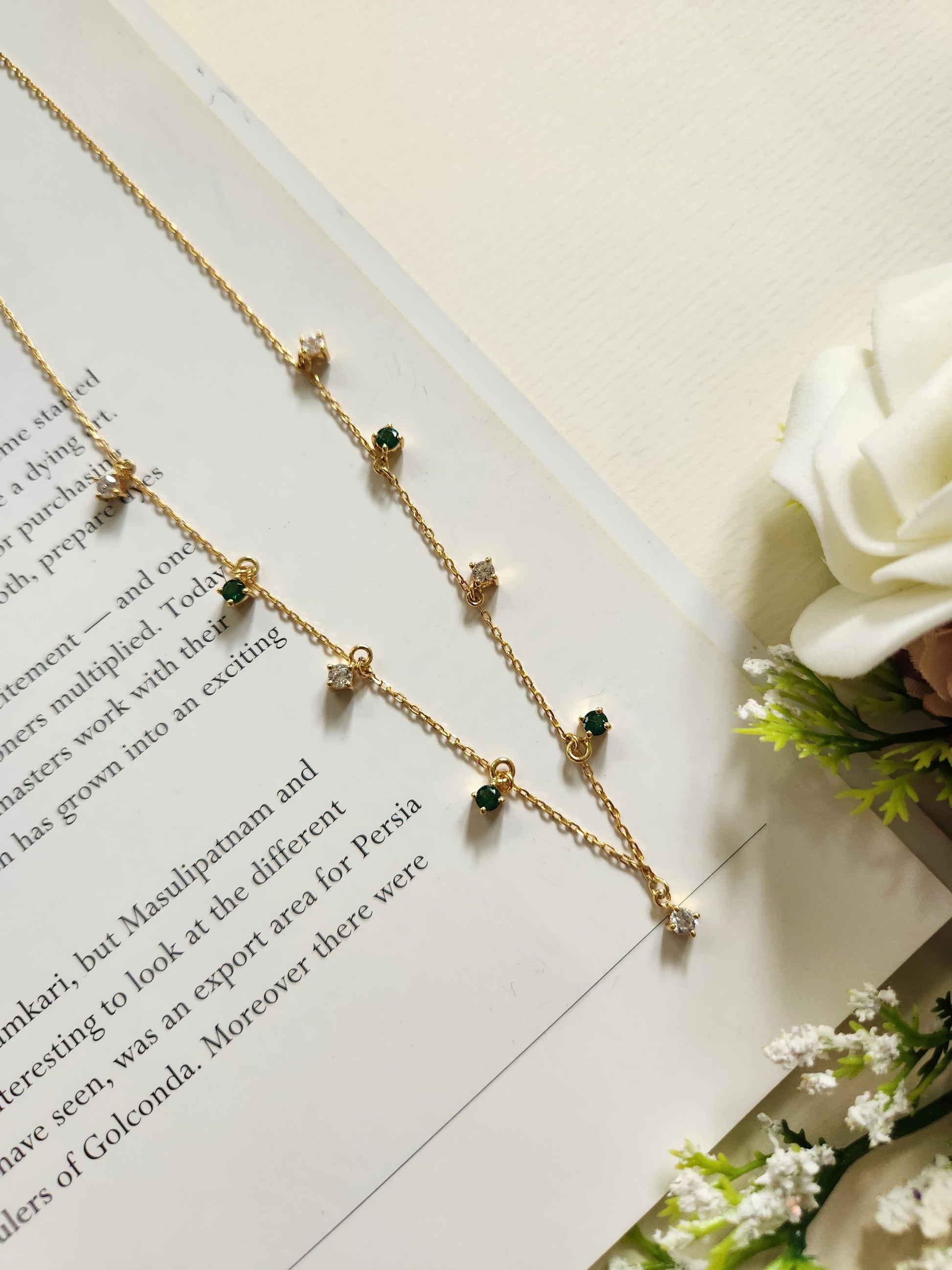 A classic silver chain with a smooth, polished finish and interlocking links, offering a timeless and versatile accessory.