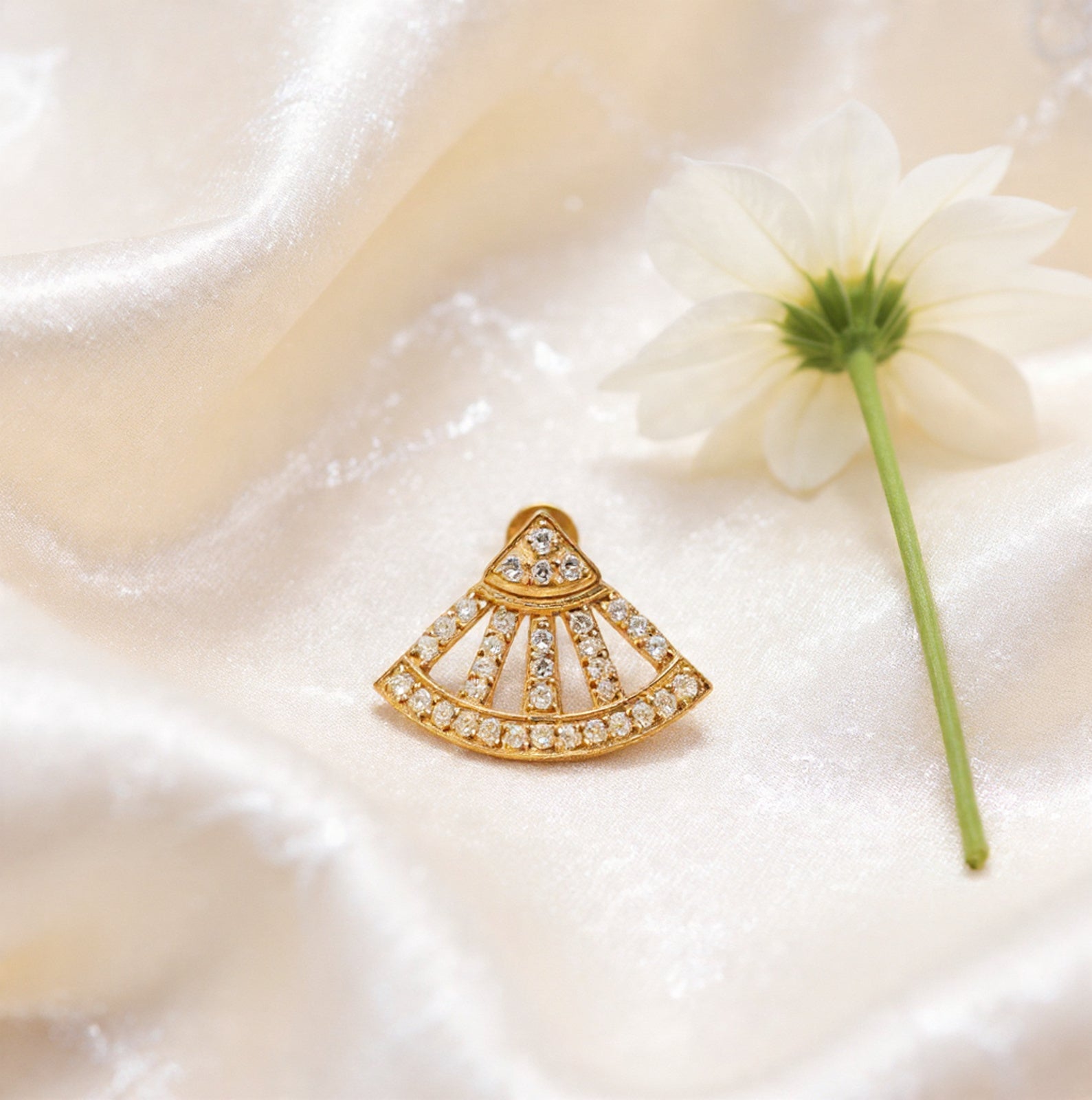 Trikon 925 Sterling Silver Nose Pin for Women