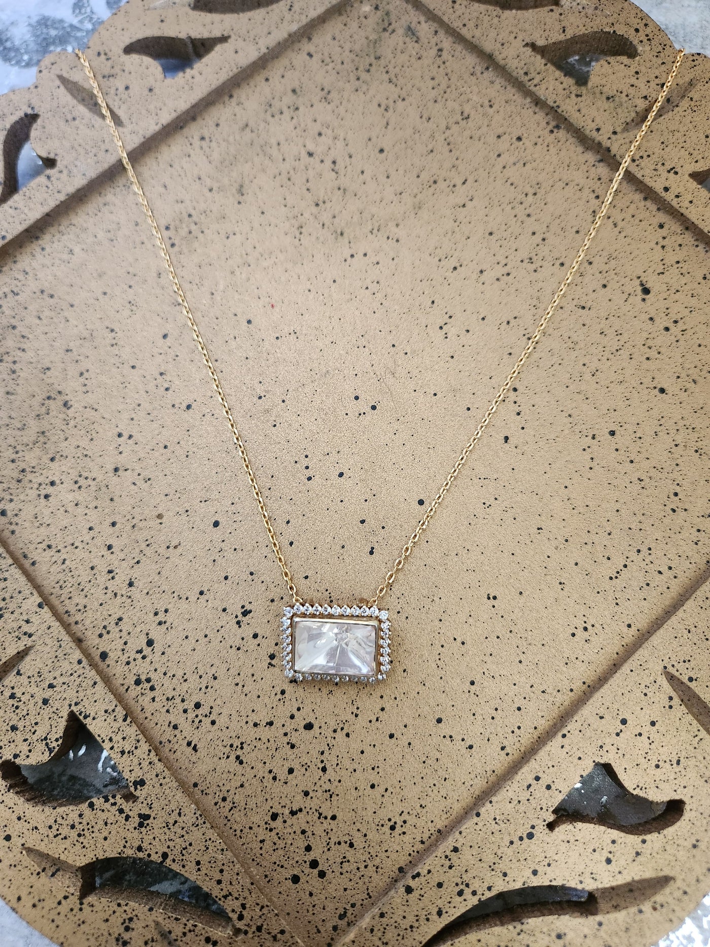 A classic silver chain with a smooth, polished finish and interlocking links, offering a timeless and versatile accessory.