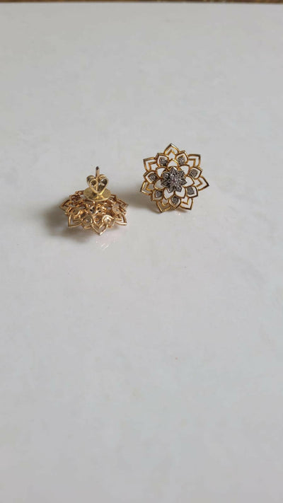 Silver flower Studs