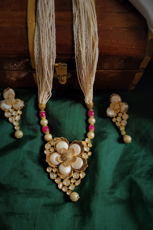 Baroque Pearl Flower Neckpeice set