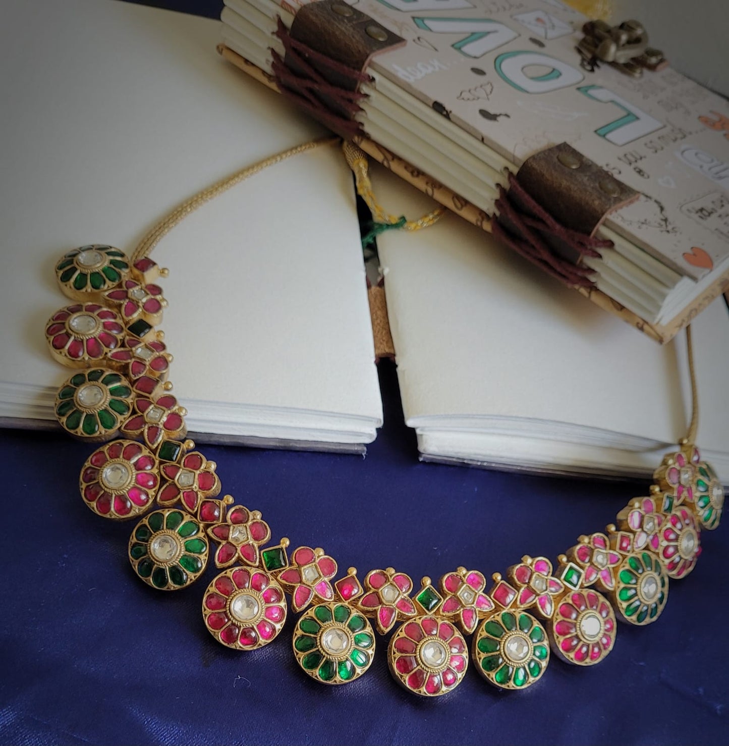 Bottu Necklace Round