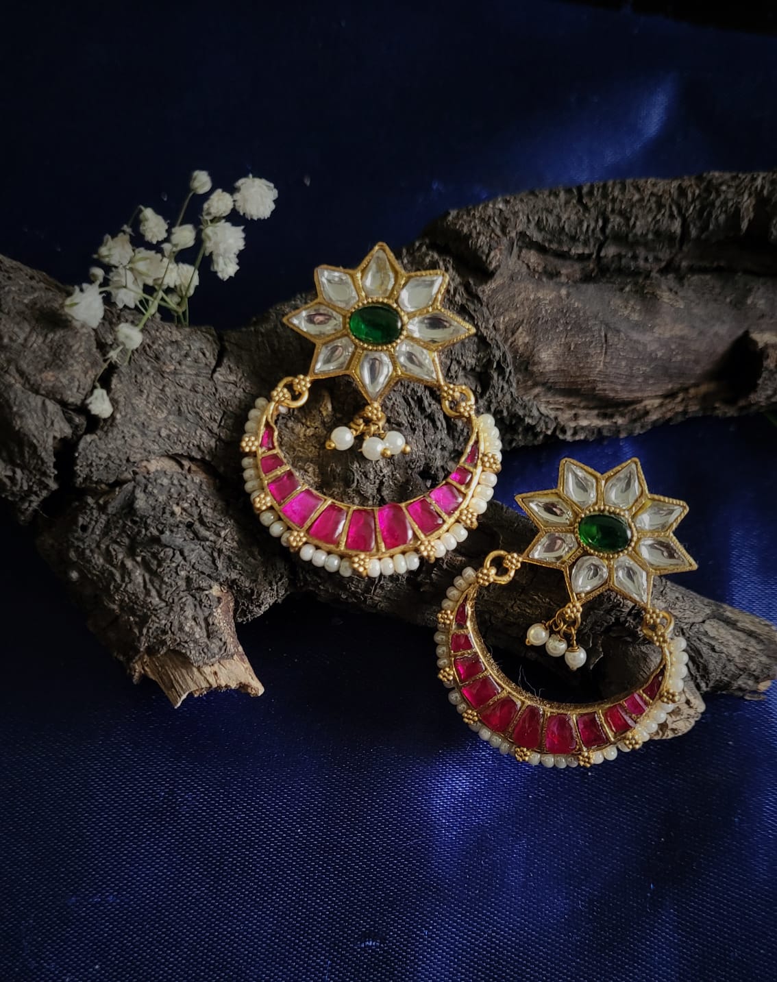 Iraye Chaandbali Earrings