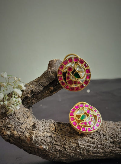 Vidhi mor studs