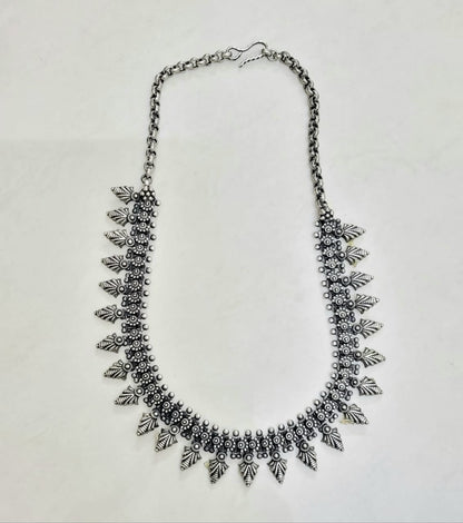 Divi Neckpiece