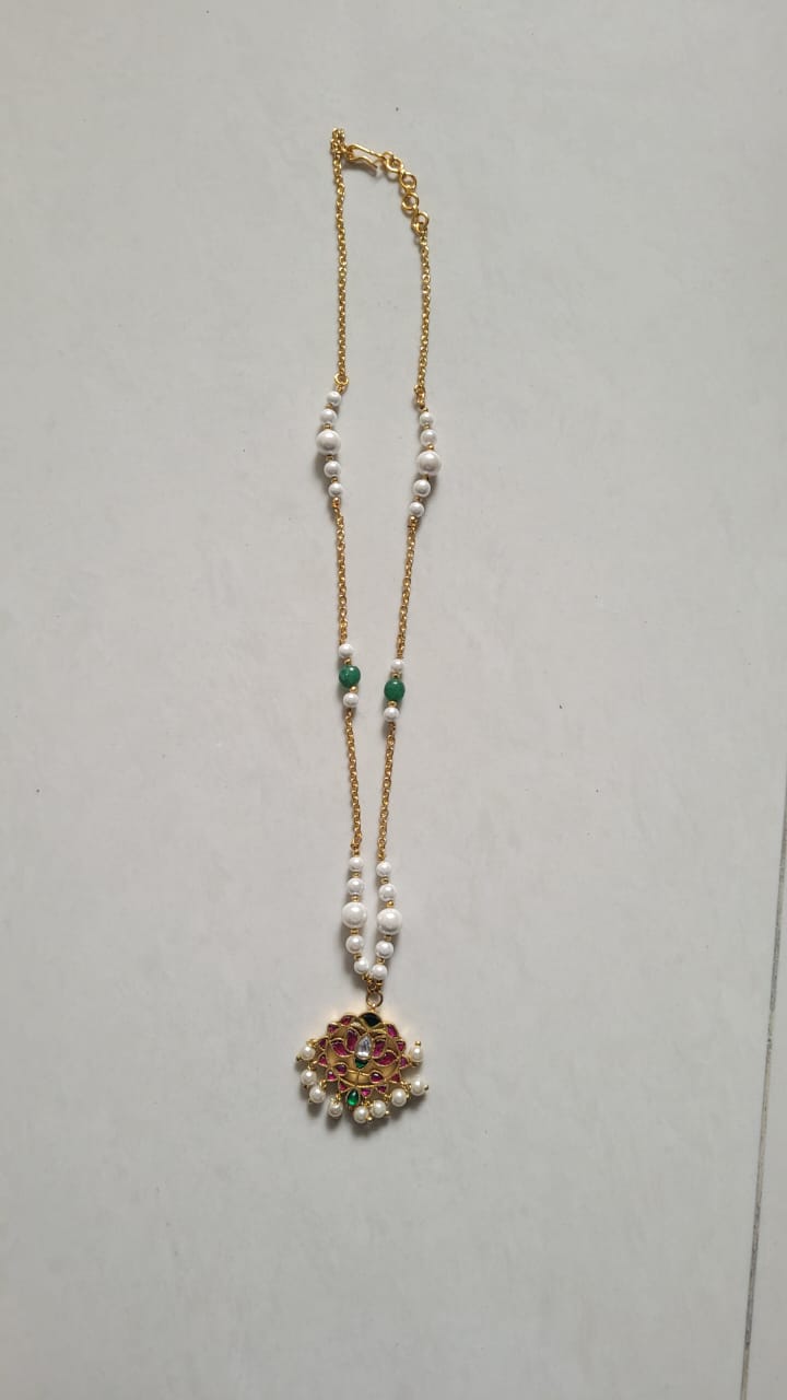 Shanaya Pendant Chain