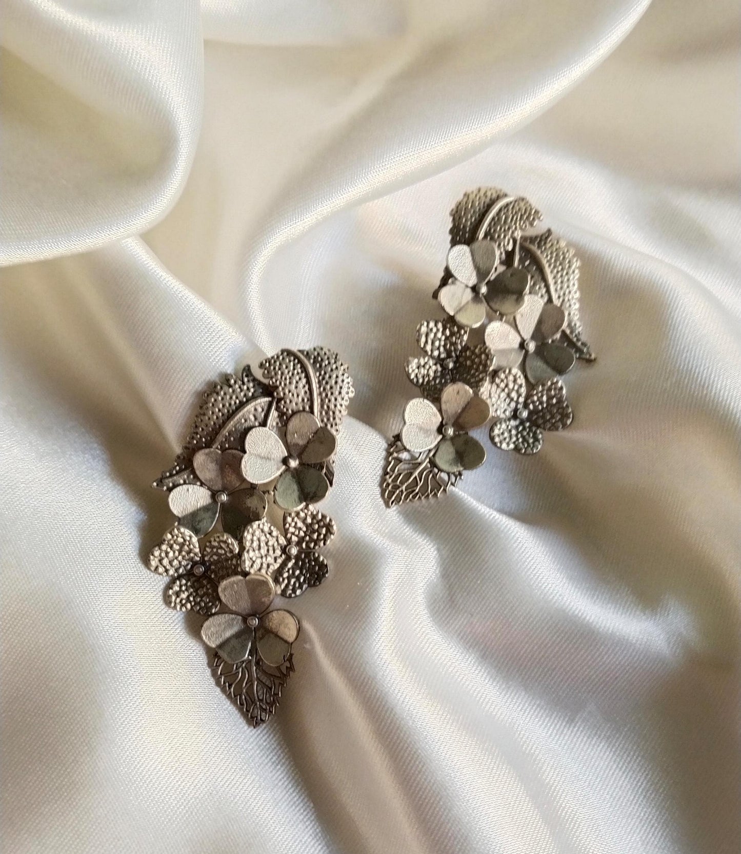 Riza Oxidised Earring