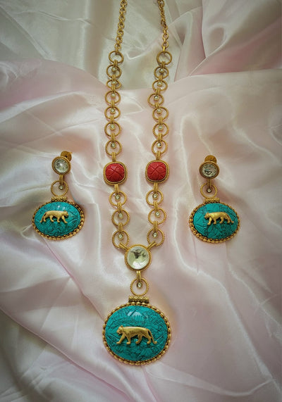 Tiger Necklace Set