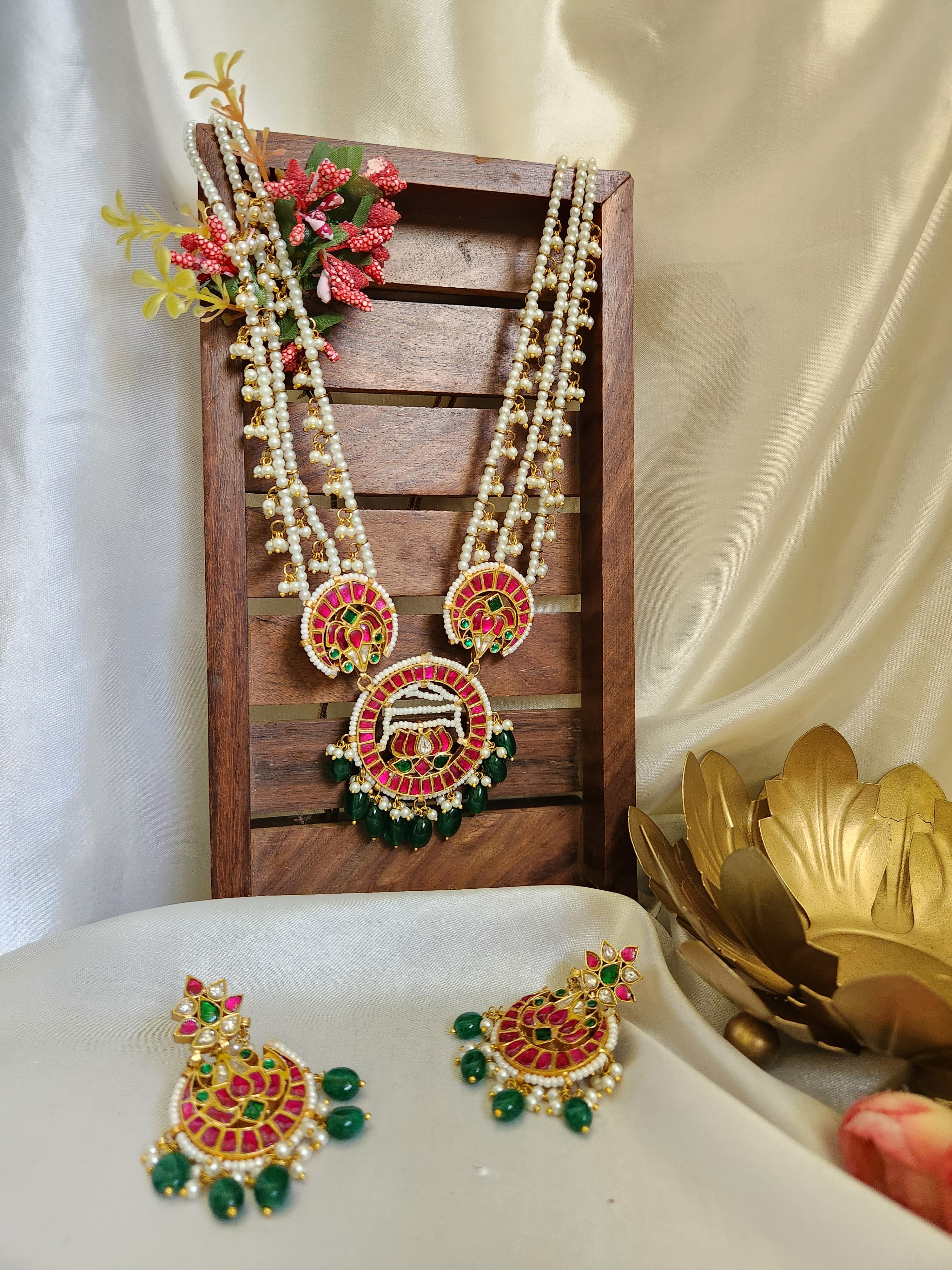 Chakor Necklace Set