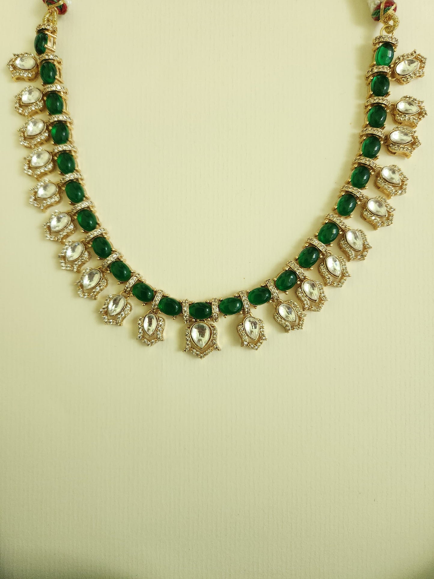 Daivi Necklace Set