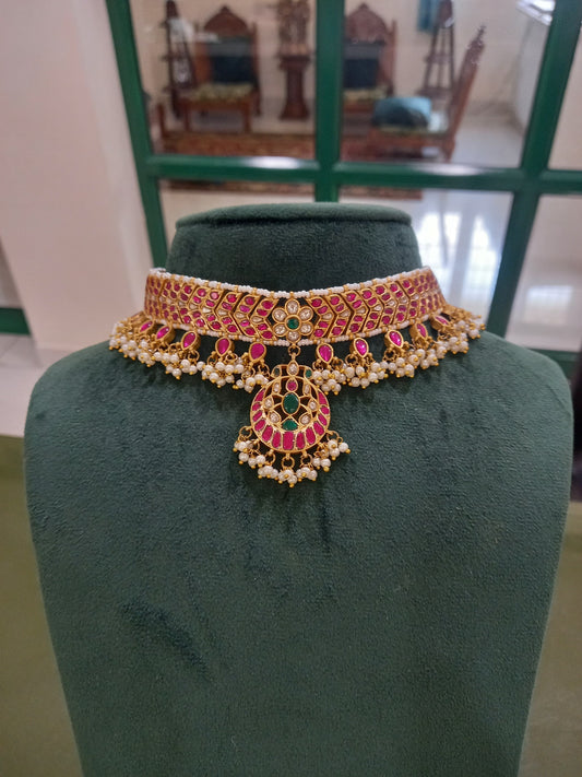 Thiranvi Choker with Earrings