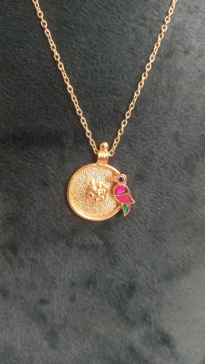 Vira Pendant chain