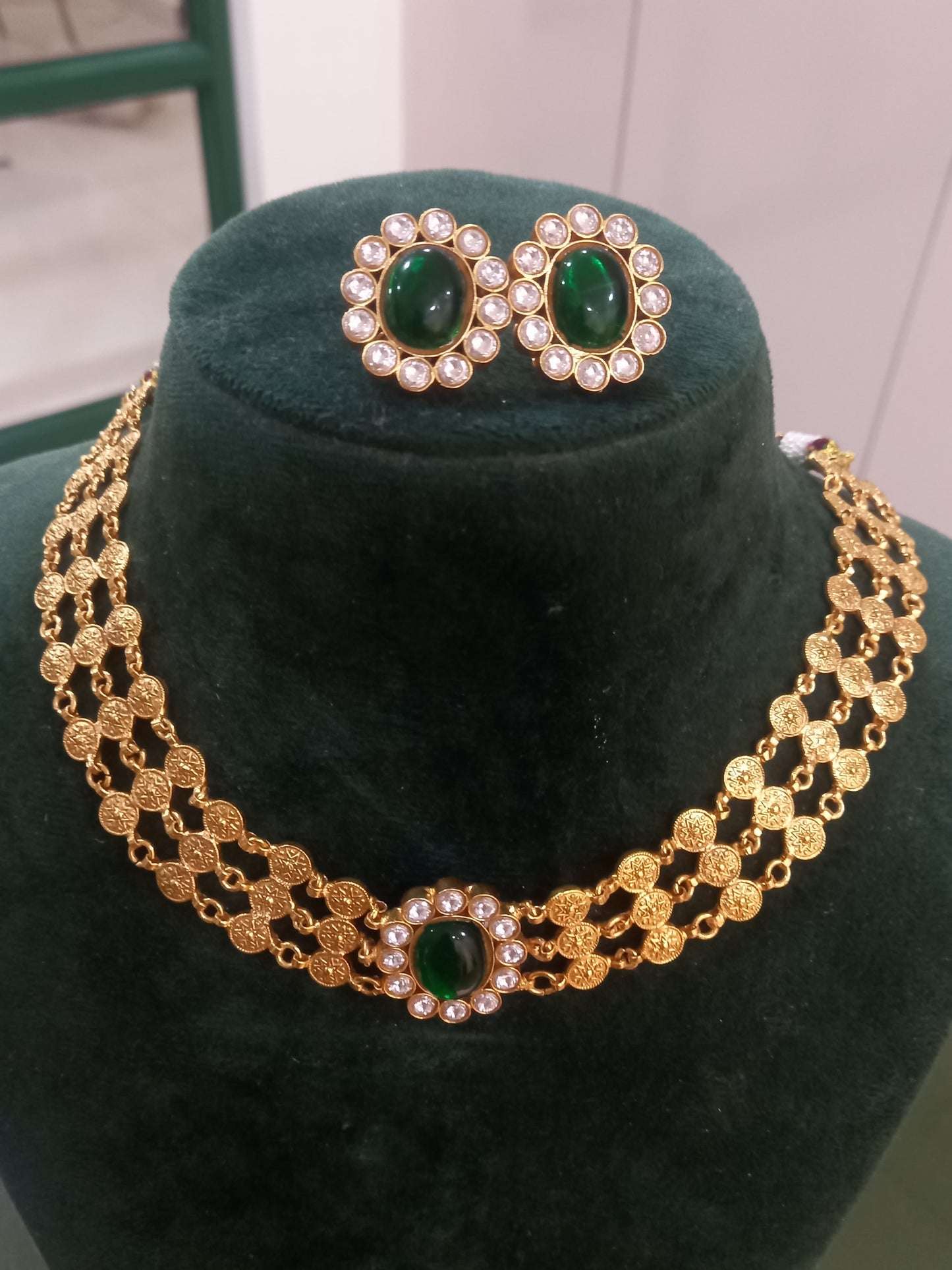Rida Choker Set wih Earrings