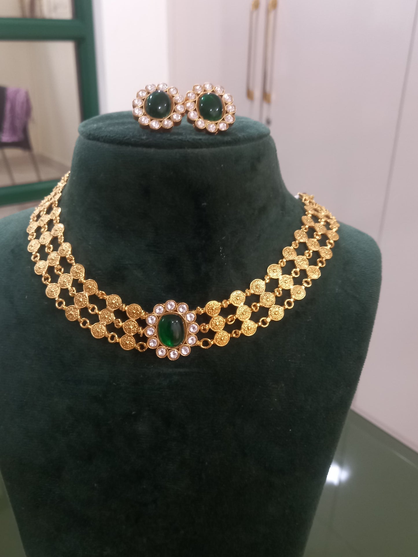 Rida Choker Set wih Earrings