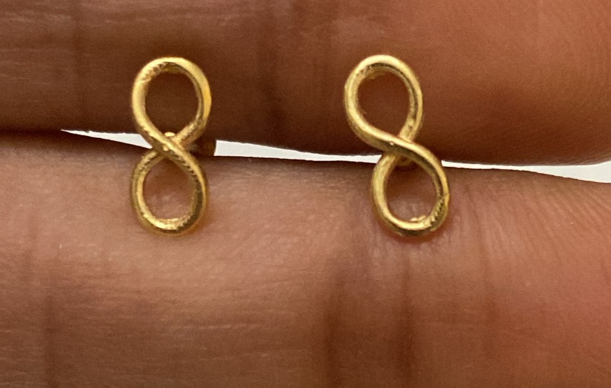 Infinityplain 925 Silver Studs