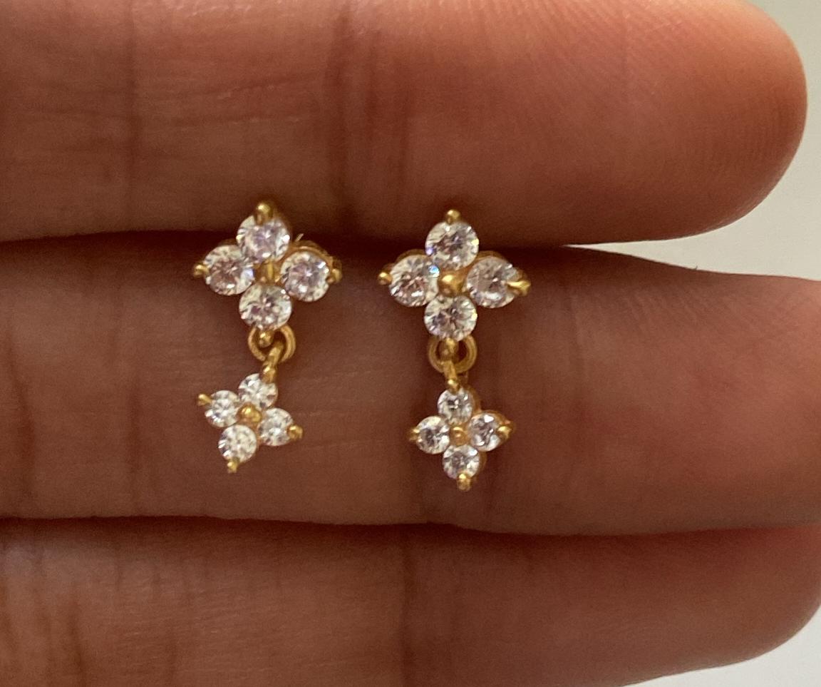 Droppy 925 Silver Studs