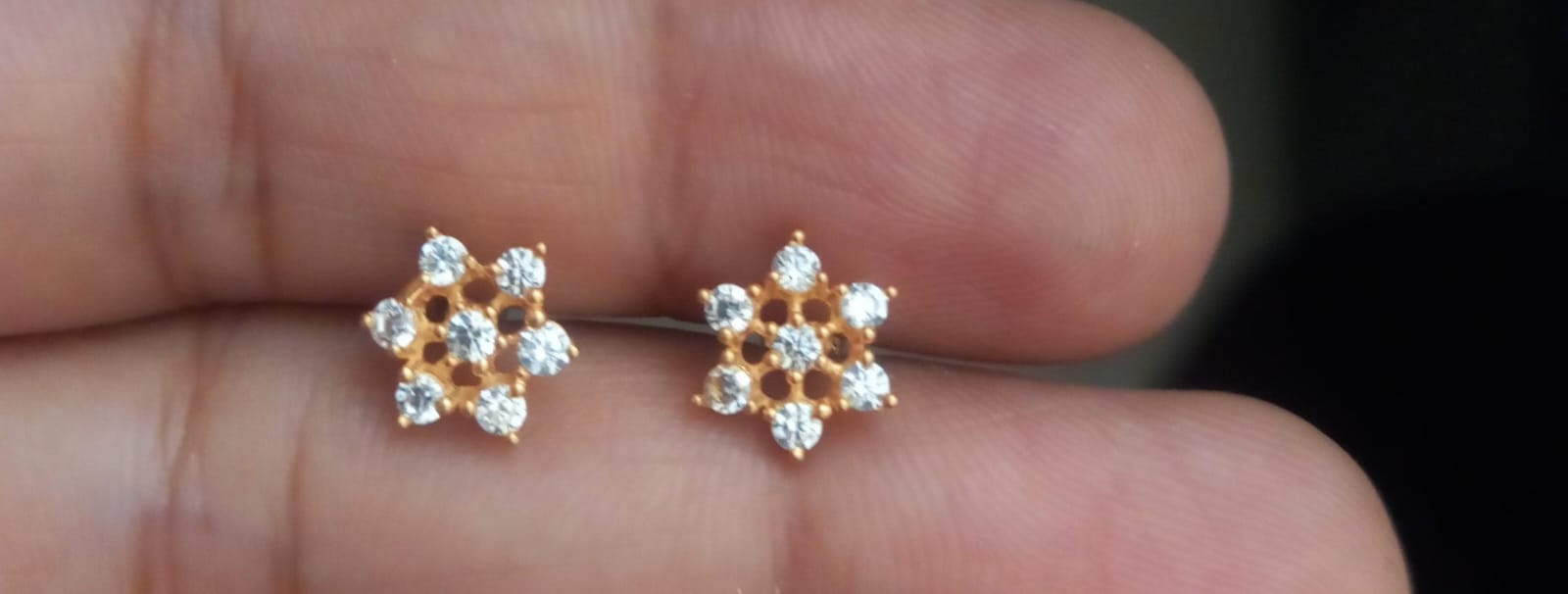 Nysa 925 Silver Studs